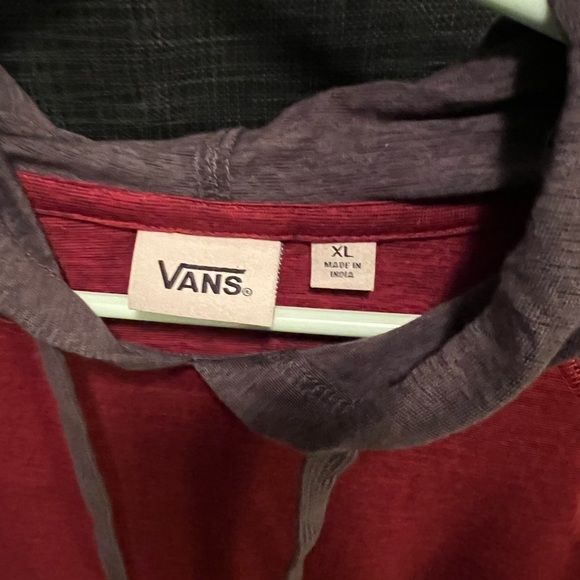 Vans Hoodie Long Sleeve Shirt.  Size XL.  New Condition, no tags. - Picture 3 of 3
